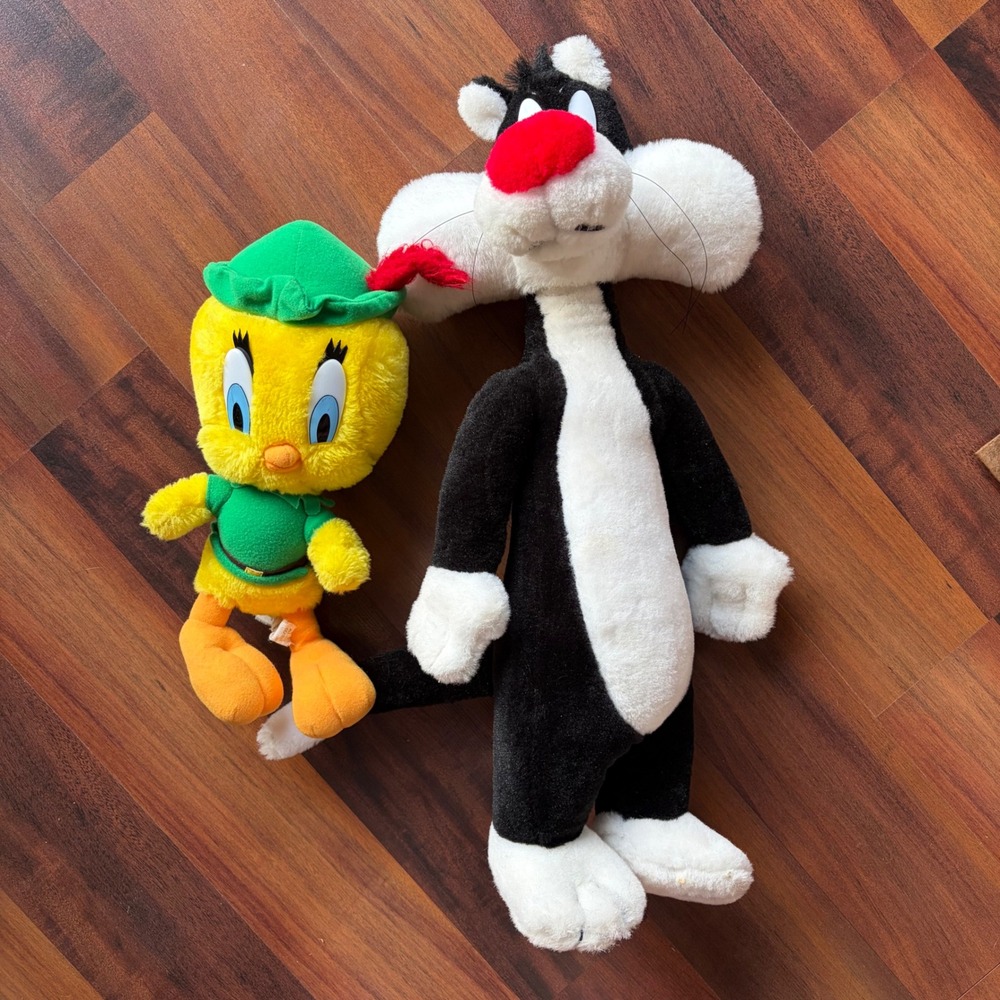 Vintage 1995 Looney Tunes Sylvester and Robin Hood Tweety Plush Six Flags Set
